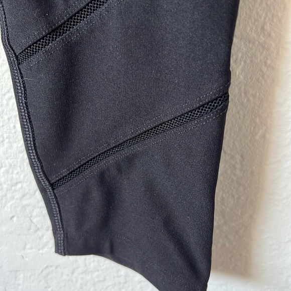 Black, active yoga pants - Picture 3 of 5